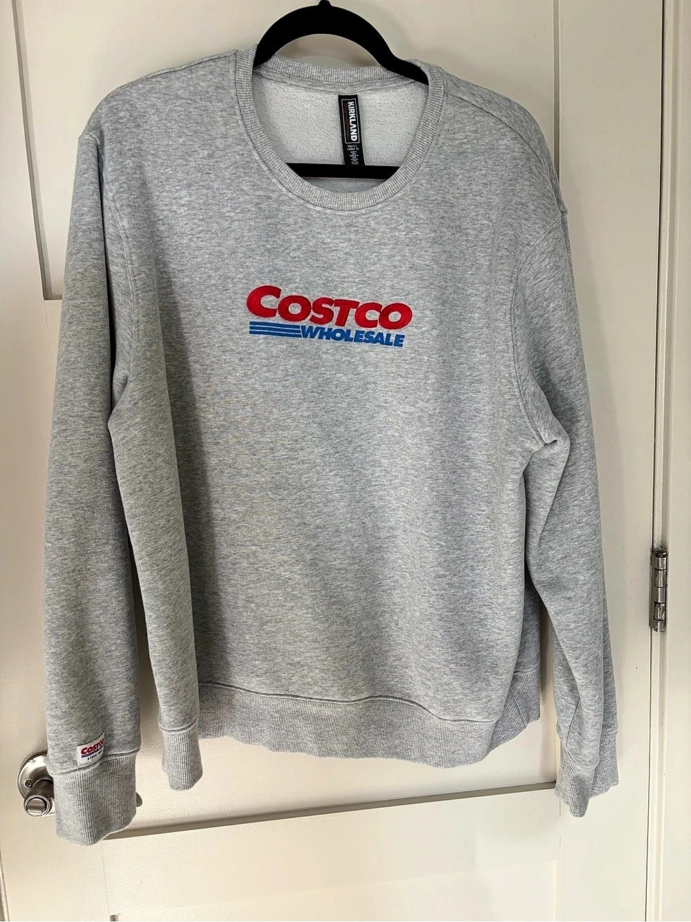 Kirkland Signature Unisex Logo Crewneck Sweatshirt Gray Large Like New